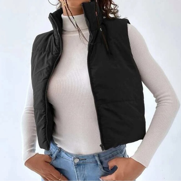 Cozy black zip up puffer vest - Picture 5 of 5